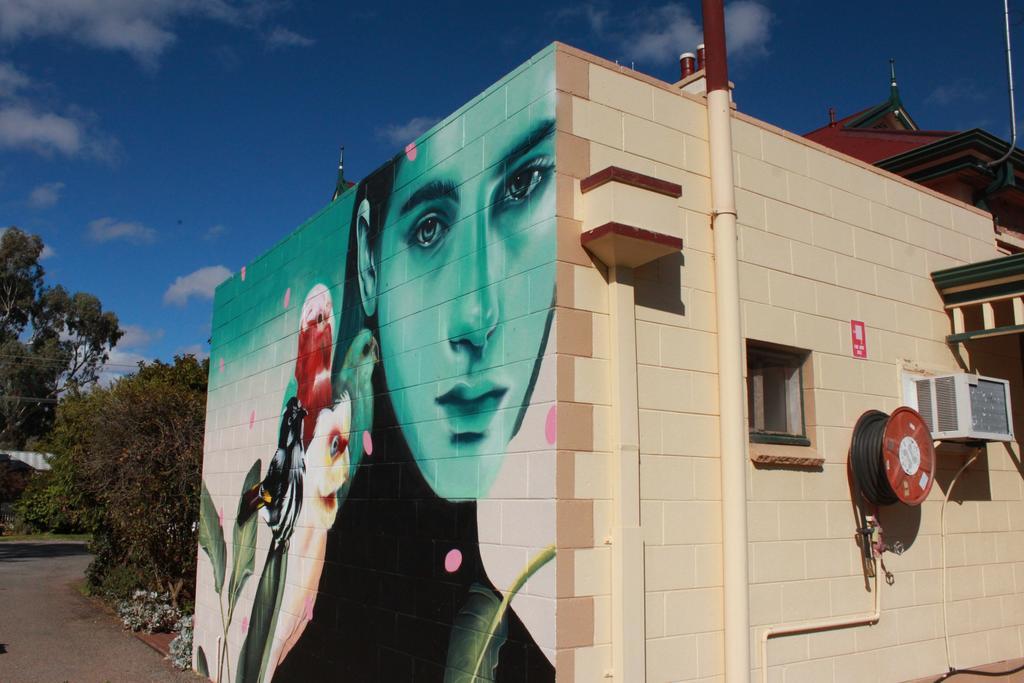 The Lodge Outback Motel Broken Hill Exterior foto