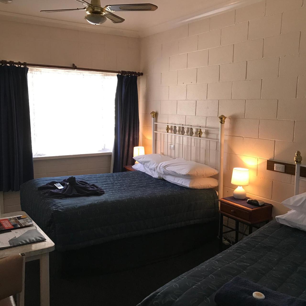 The Lodge Outback Motel Broken Hill Exterior foto
